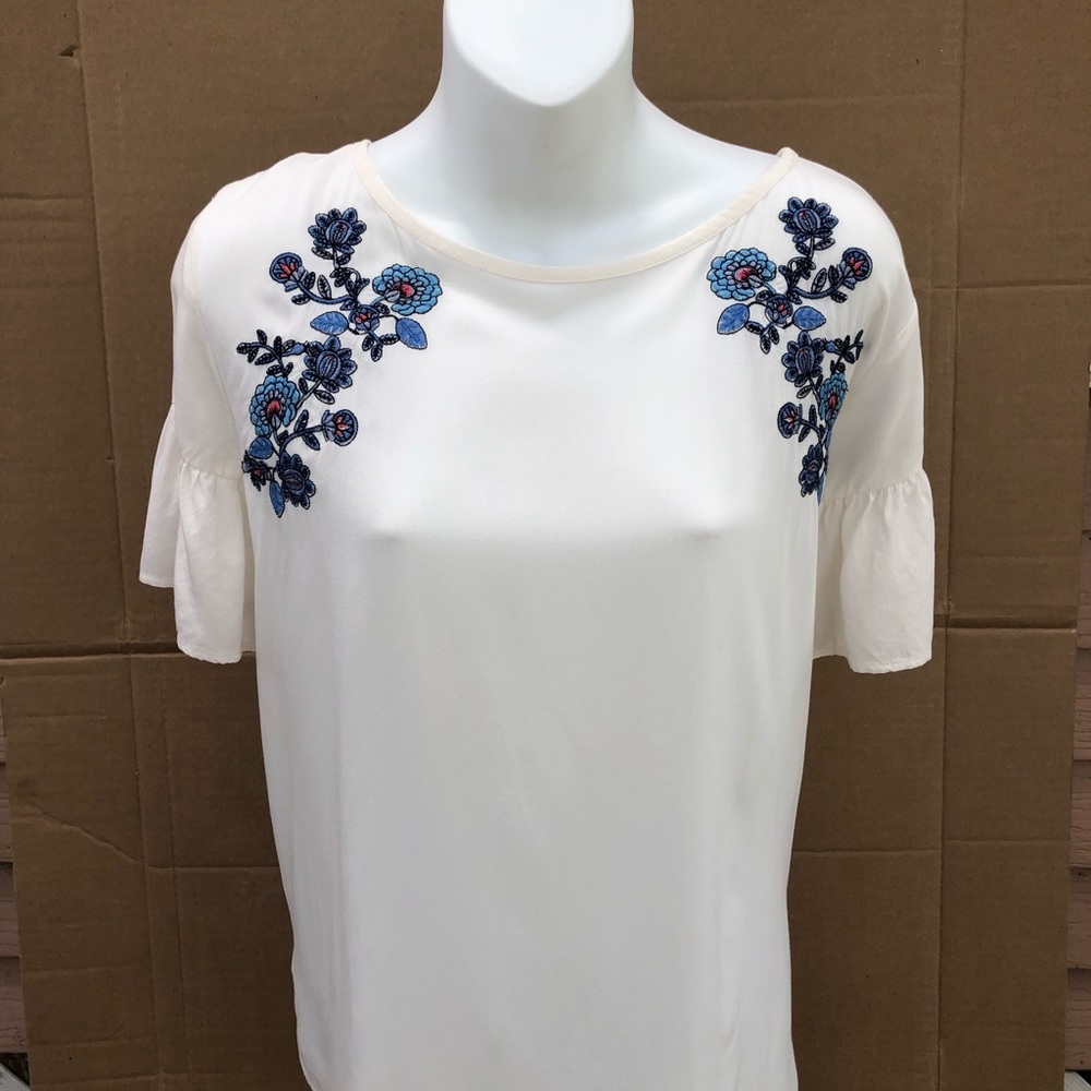 Gorgeous Loft Blouse Women’s Cream Color Size L